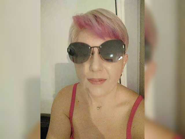 BUSINKA-25's BongaCams show and profile