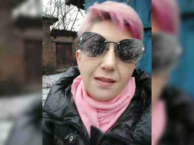 BUSINKA-25's BongaCams show and profile