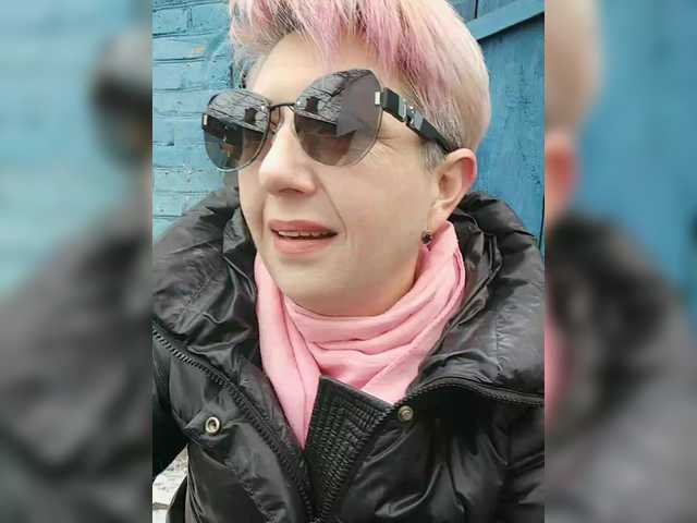 BUSINKA-25's BongaCams show and profile