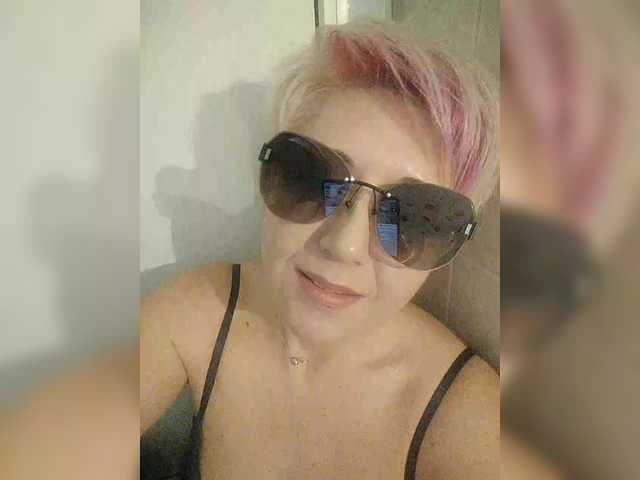 Businka-25, 39 y/o - Live Cam on BongaCams