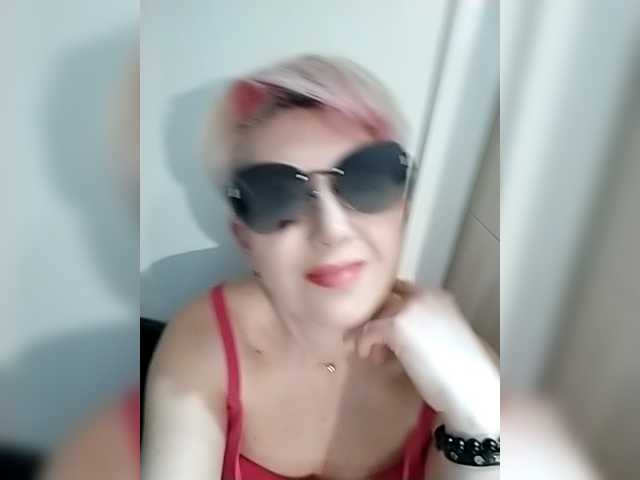 BUSINKA-25's BongaCams show and profile