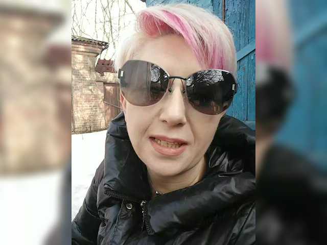 BUSINKA-25's BongaCams show and profile