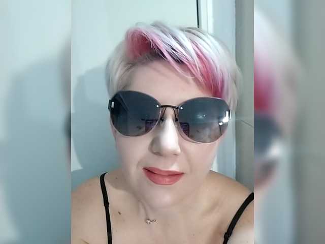 BUSINKA-25's BongaCams show and profile