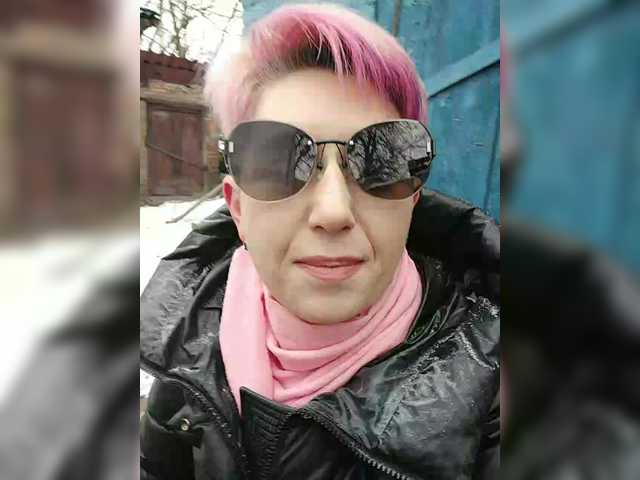 BUSINKA-25's BongaCams show and profile