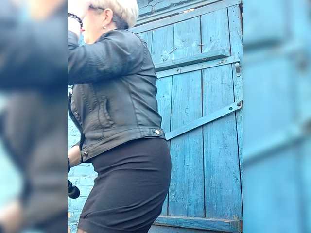 BUSINKA-25's BongaCams show and profile