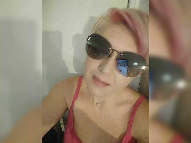 BUSINKA-25's BongaCams show and profile