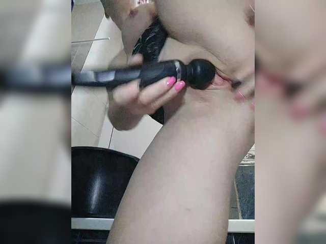 BUSINKA-25's BongaCams show and profile