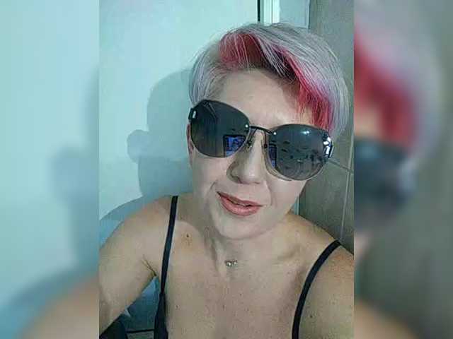 BUSINKA-25's BongaCams show and profile