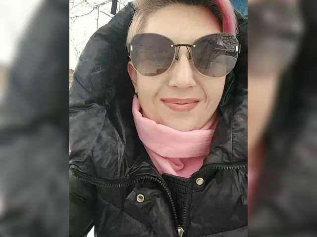 BUSINKA-25's BongaCams show and profile