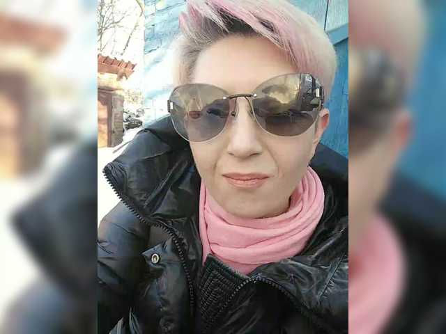 BUSINKA-25's BongaCams show and profile