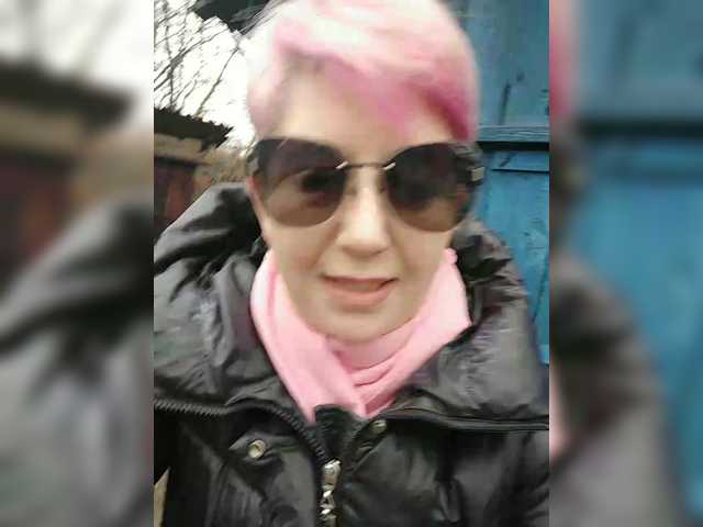 BUSINKA-25's BongaCams show and profile