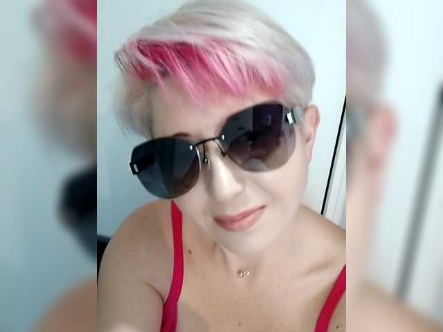 BUSINKA-25's BongaCams show and profile