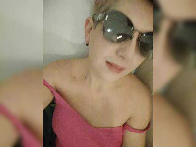 BUSINKA-25's BongaCams show and profile