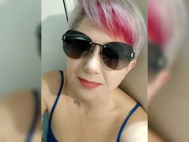 BUSINKA-25's BongaCams show and profile