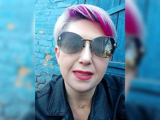 BUSINKA-25's BongaCams show and profile