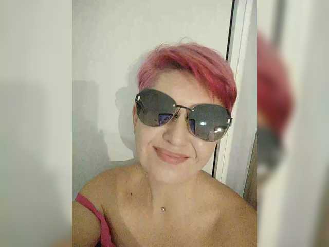 BUSINKA-25's BongaCams show and profile