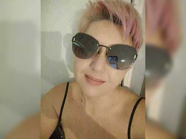 BUSINKA-25's BongaCams show and profile