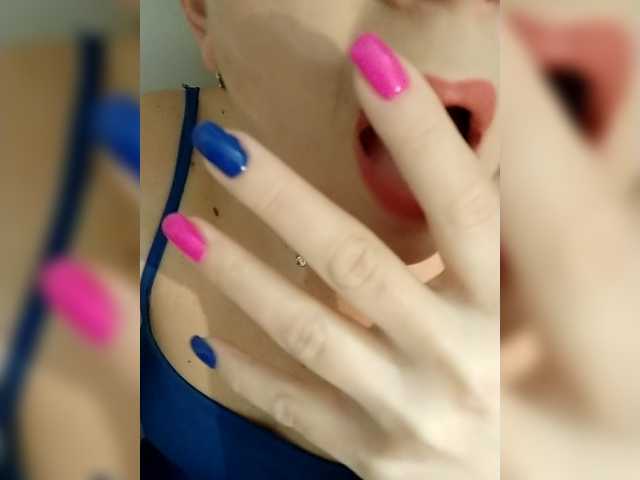 BUSINKA-25's BongaCams show and profile