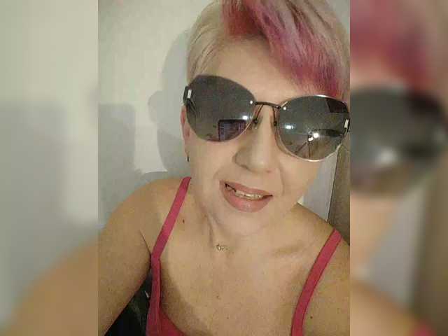 BUSINKA-25's BongaCams show and profile