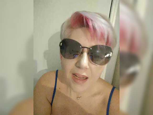 BUSINKA-25's BongaCams show and profile