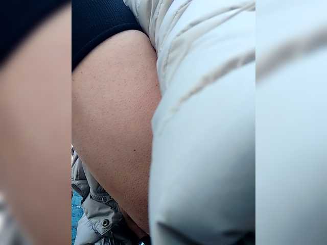 BUSINKA-25's BongaCams show and profile