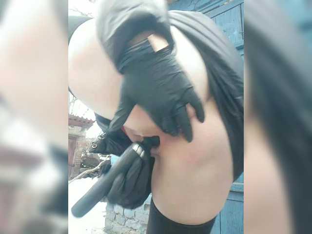 BUSINKA-25's BongaCams show and profile