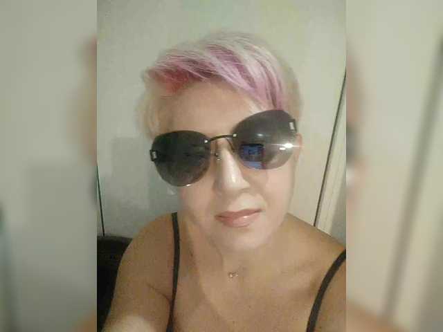 BUSINKA-25's BongaCams show and profile