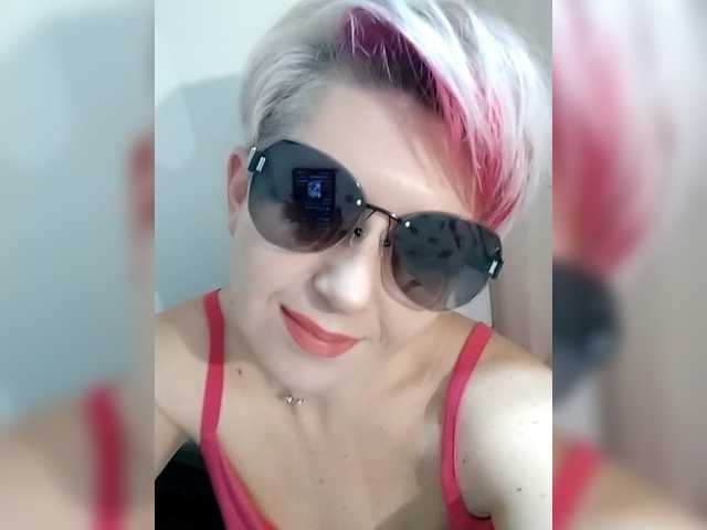 BUSINKA-25's BongaCams show and profile