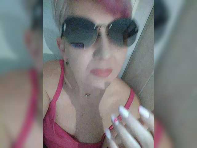 BUSINKA-25's BongaCams show and profile