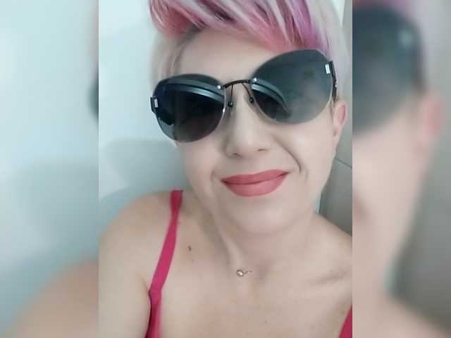 BUSINKA-25's BongaCams show and profile