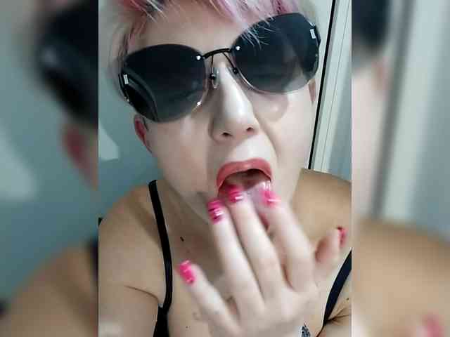 BUSINKA-25 Live Webcam on BongaCams