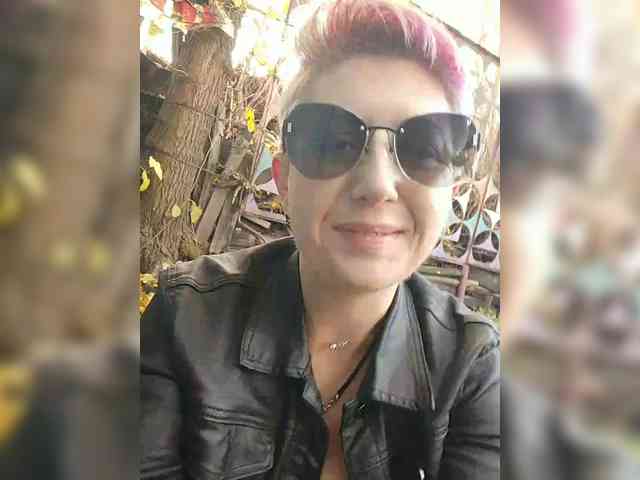 BUSINKA-25 Live Webcam on BongaCams