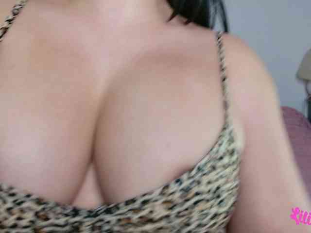 Lilith-Petite webcam