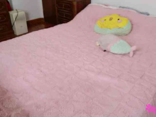 Lilith-Petite webcam