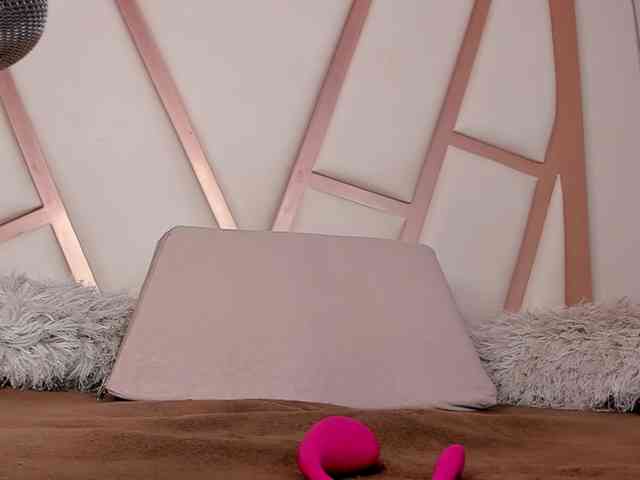 PaulinaBelush webcam