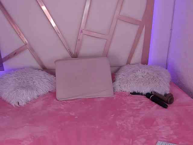 PaulinaBelush webcam