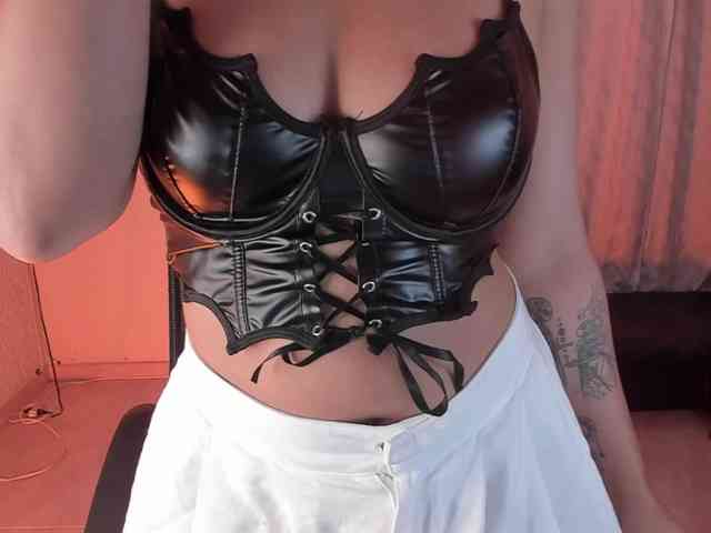 PaulinaBelush webcam