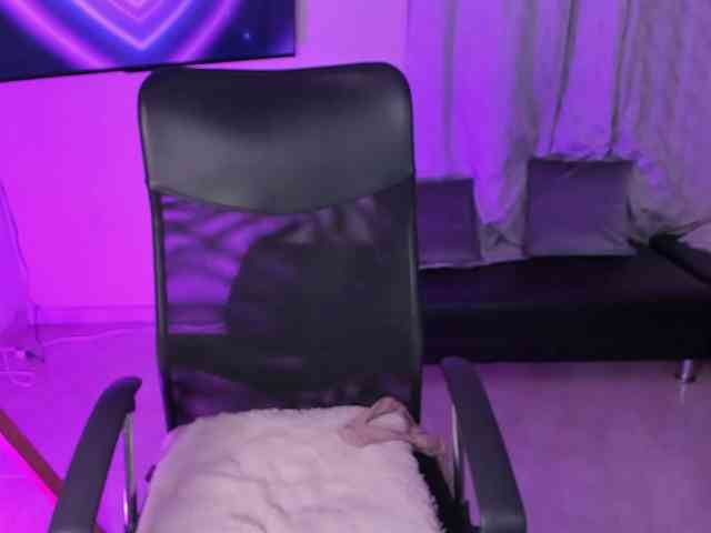 PaulinaBelush webcam