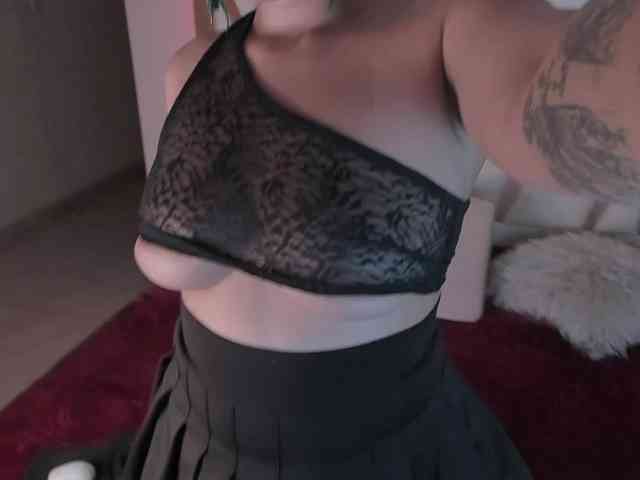PaulinaBelush webcam