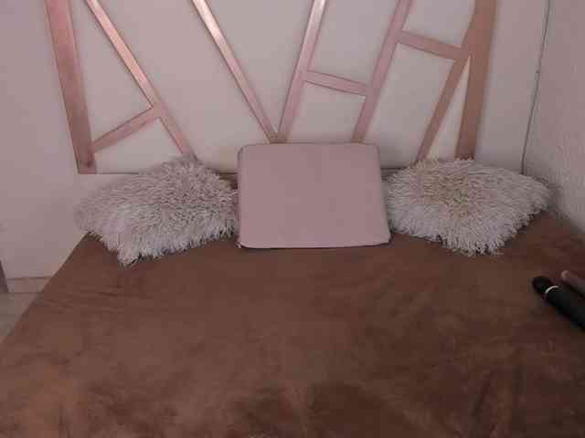 PaulinaBelush webcam