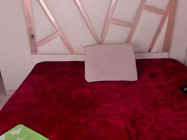 PaulinaBelush webcam