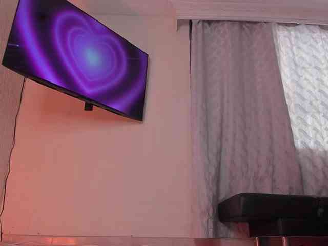 PaulinaBelush webcam