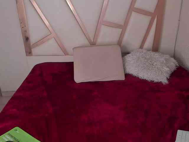 PaulinaBelush webcam