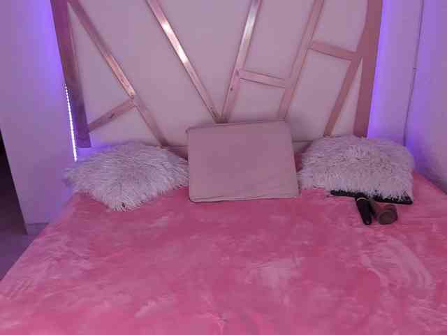 PaulinaBelush webcam