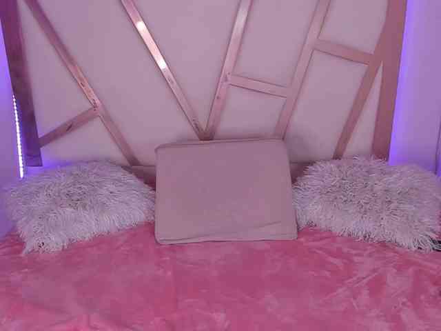 PaulinaBelush webcam