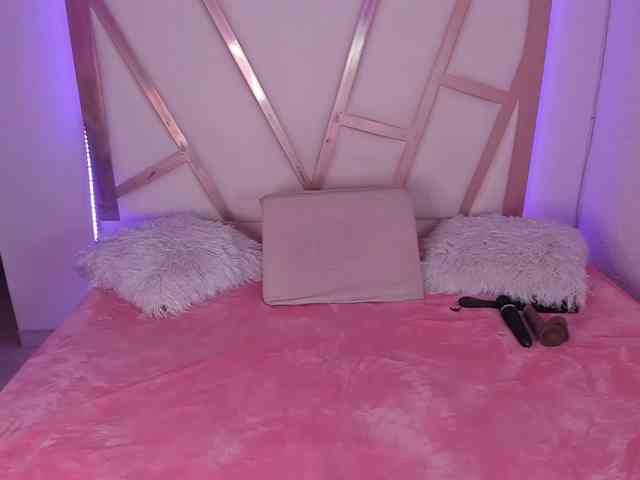 PaulinaBelush webcam