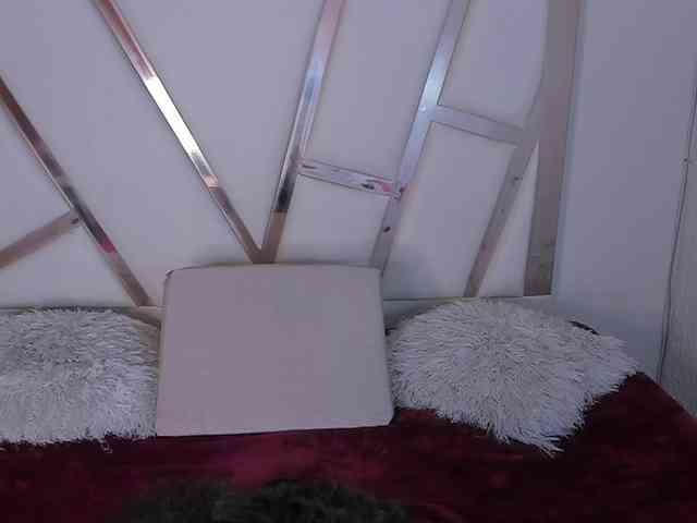 PaulinaBelush webcam