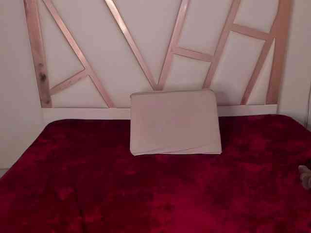 PaulinaBelush webcam