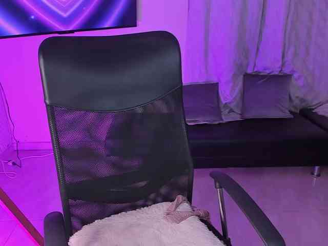 PaulinaBelush webcam