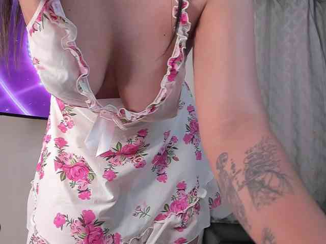 PaulinaBelush webcam